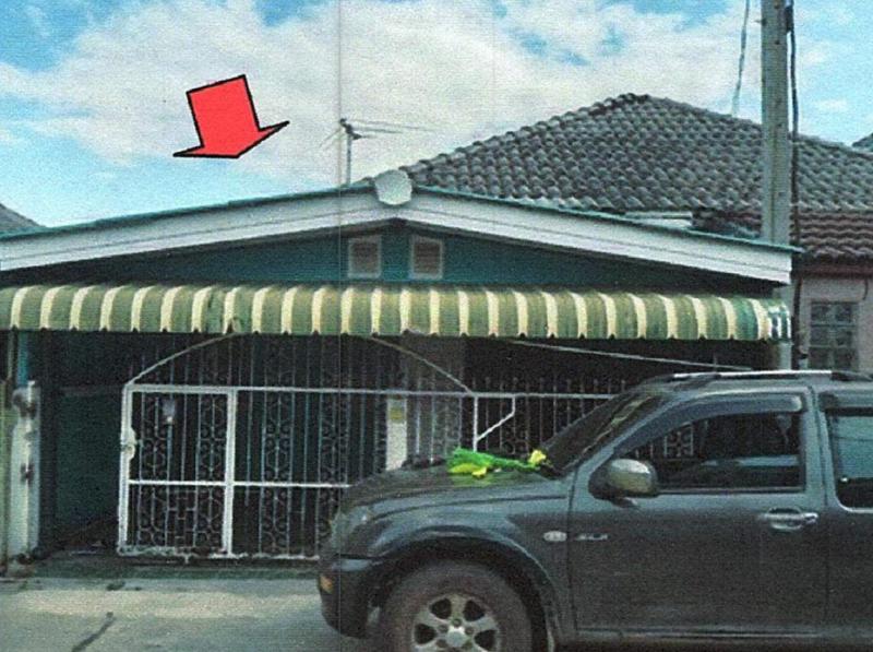 ทาวน์เฮ้าส์หลุดจำนอง ธ.ธนาคารอาคารสงเคราะห์ ปทุมธานี ลาดหลุมแก้ว หน้าไม้